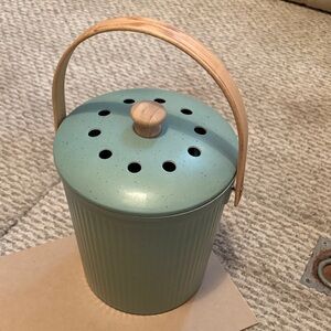 Mint Green Decorative Compost Pail with Bamboo Handle